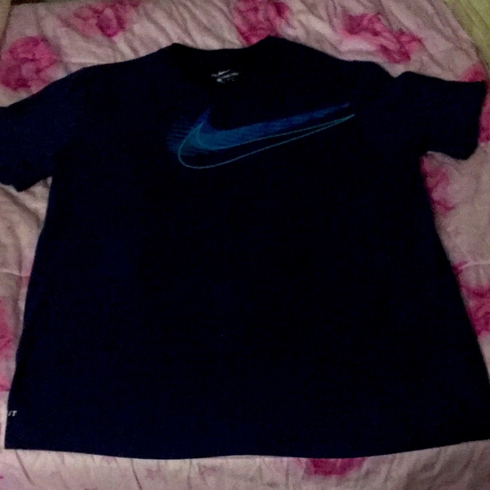 XLNike,DRI-FIT.Triple swoosh logo front.Brand new